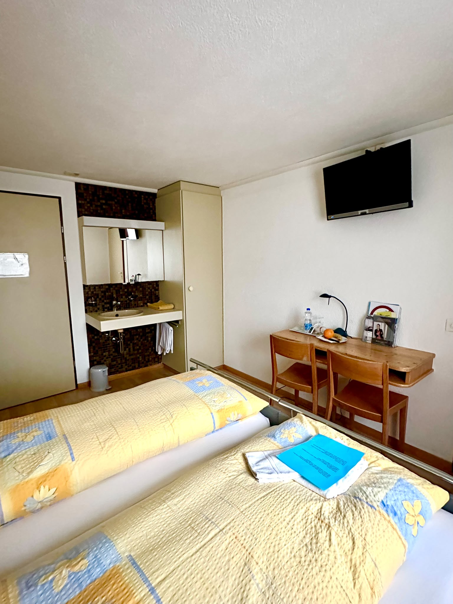 hotel-roessli-campione-gwatt-8