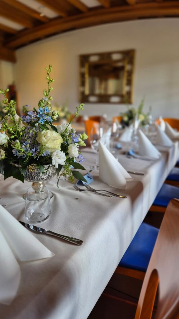 Pizzeria-Campione-Gwatt-Saal-Dekoration